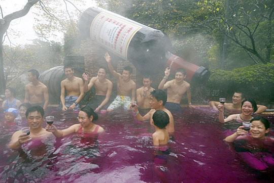 Japan-Hokane-red-wine-spa-1